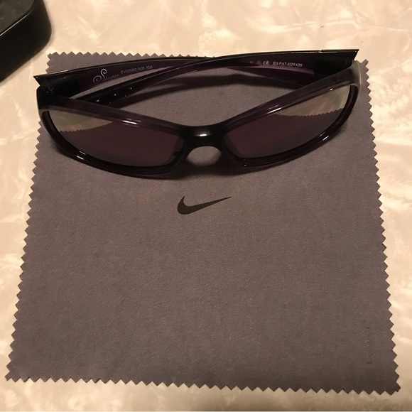 Nike Unisex Valiant Mirrored Oval Sport  Sunglasses Carmel Color - Picture 1 of 8